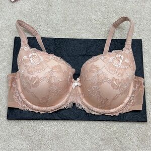 2013 Victoria’s Secret BBV Sexy Beige Smooth floral Lace Lined Demi Bra VS 38D